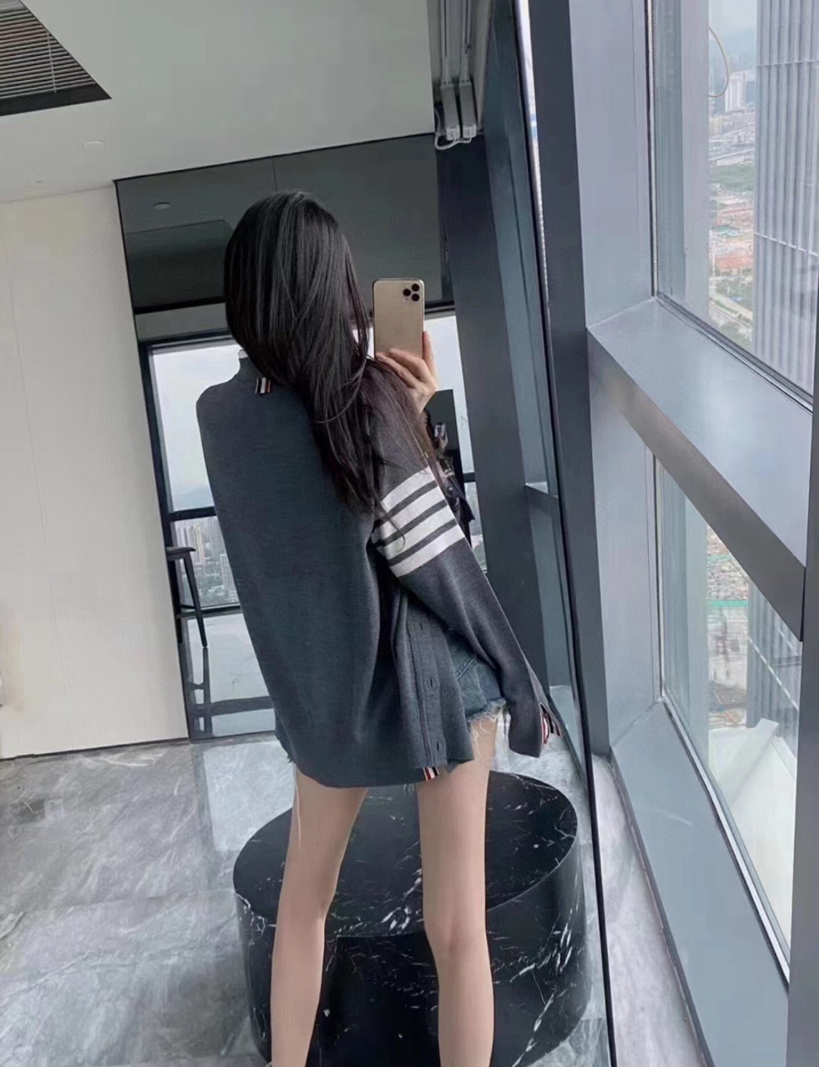 Thom Browne 톰브라운 사선 스트라이프 V넥 가디건 니트 10