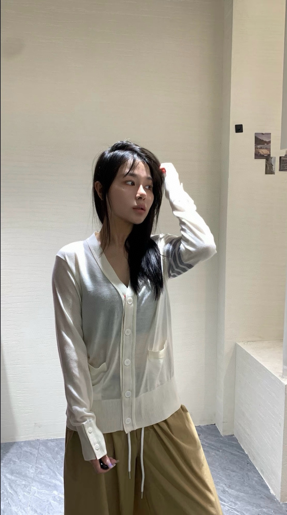 Thom Browne 톰브라운 사선 스트라이프 V넥 가디건 니트 2