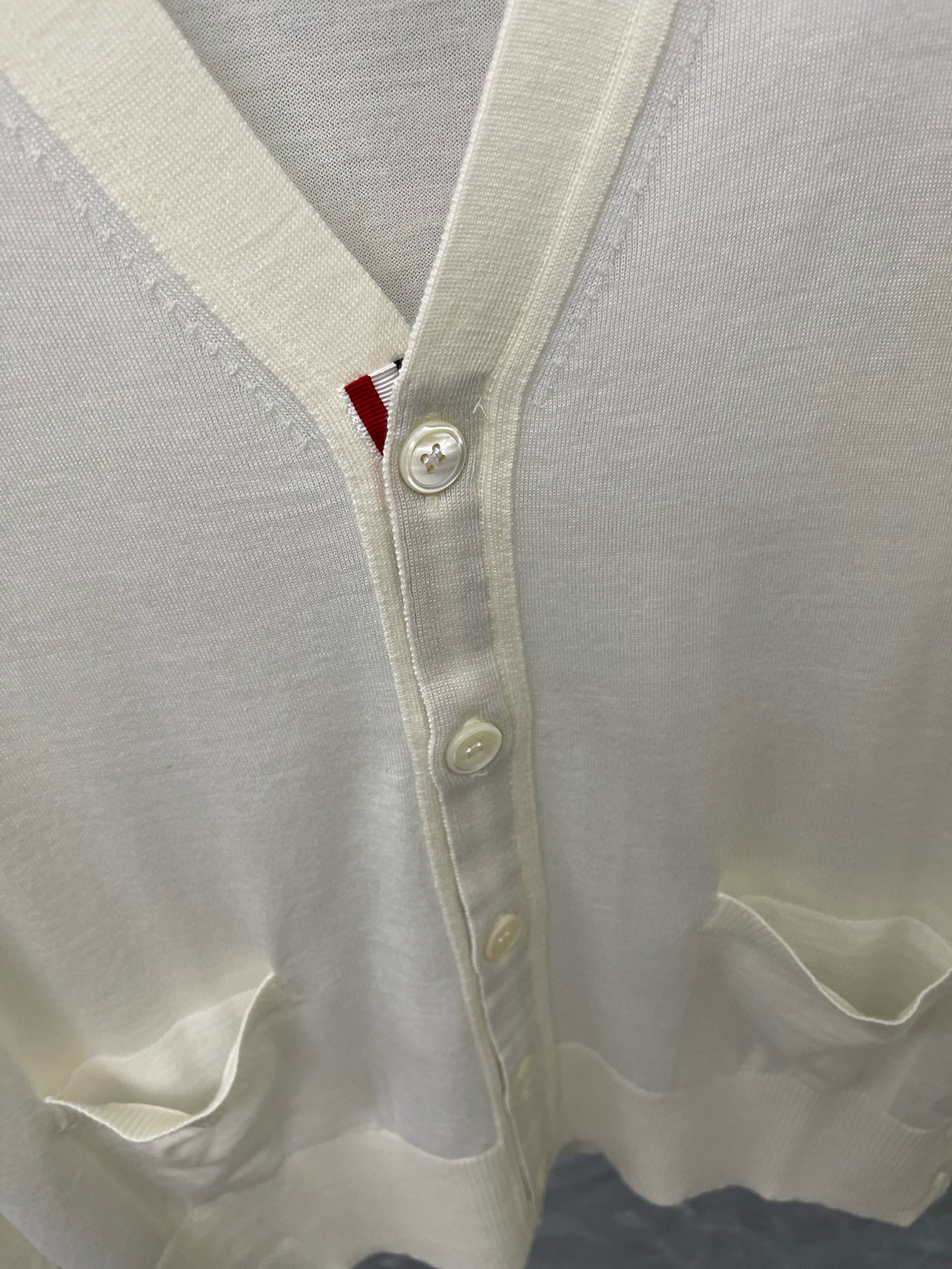 Thom Browne 톰브라운 사선 스트라이프 V넥 가디건 니트 7