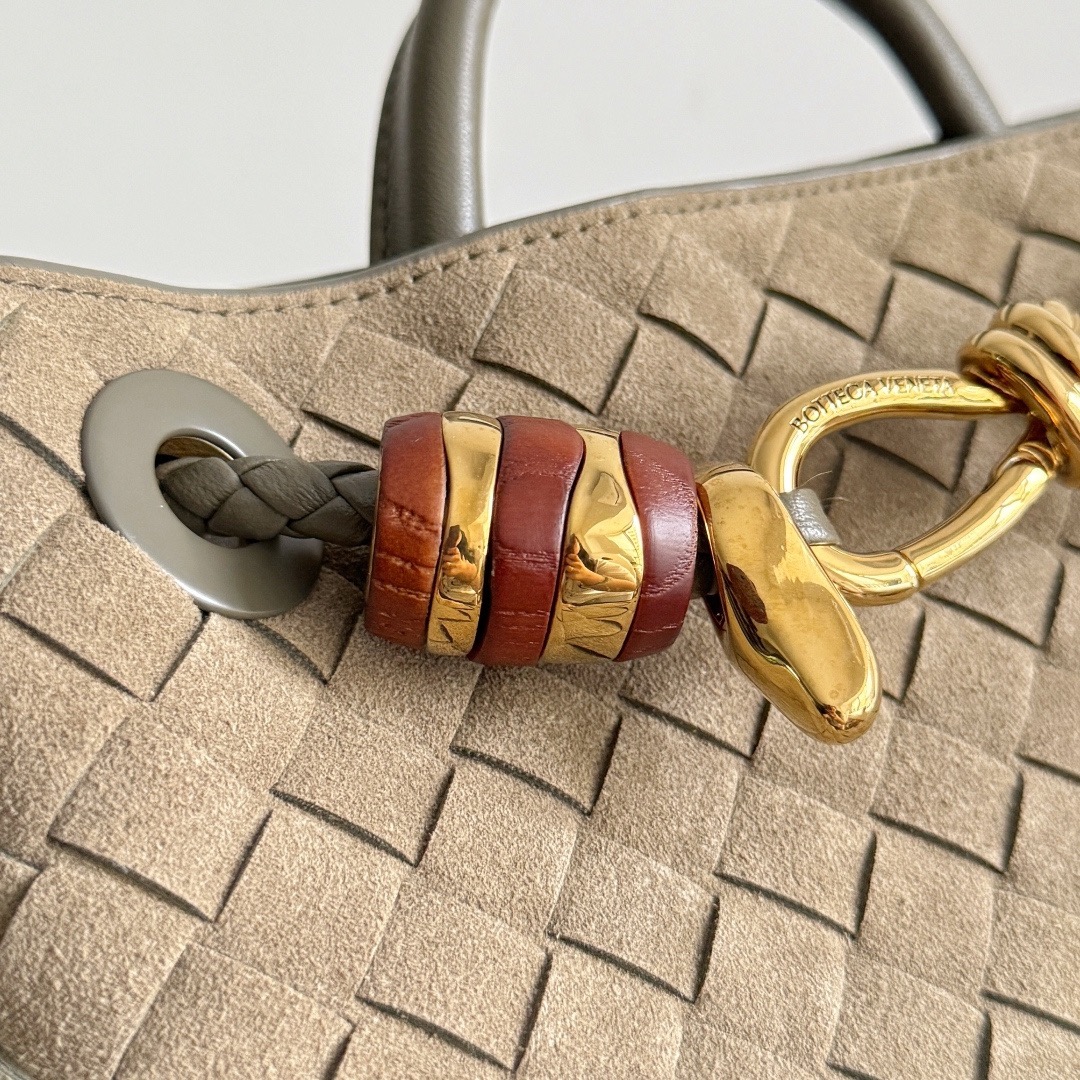 Bottega Veneta 보테가베네타 Andiamo 인트레치아토 토트백 반쥬柏树绿 5