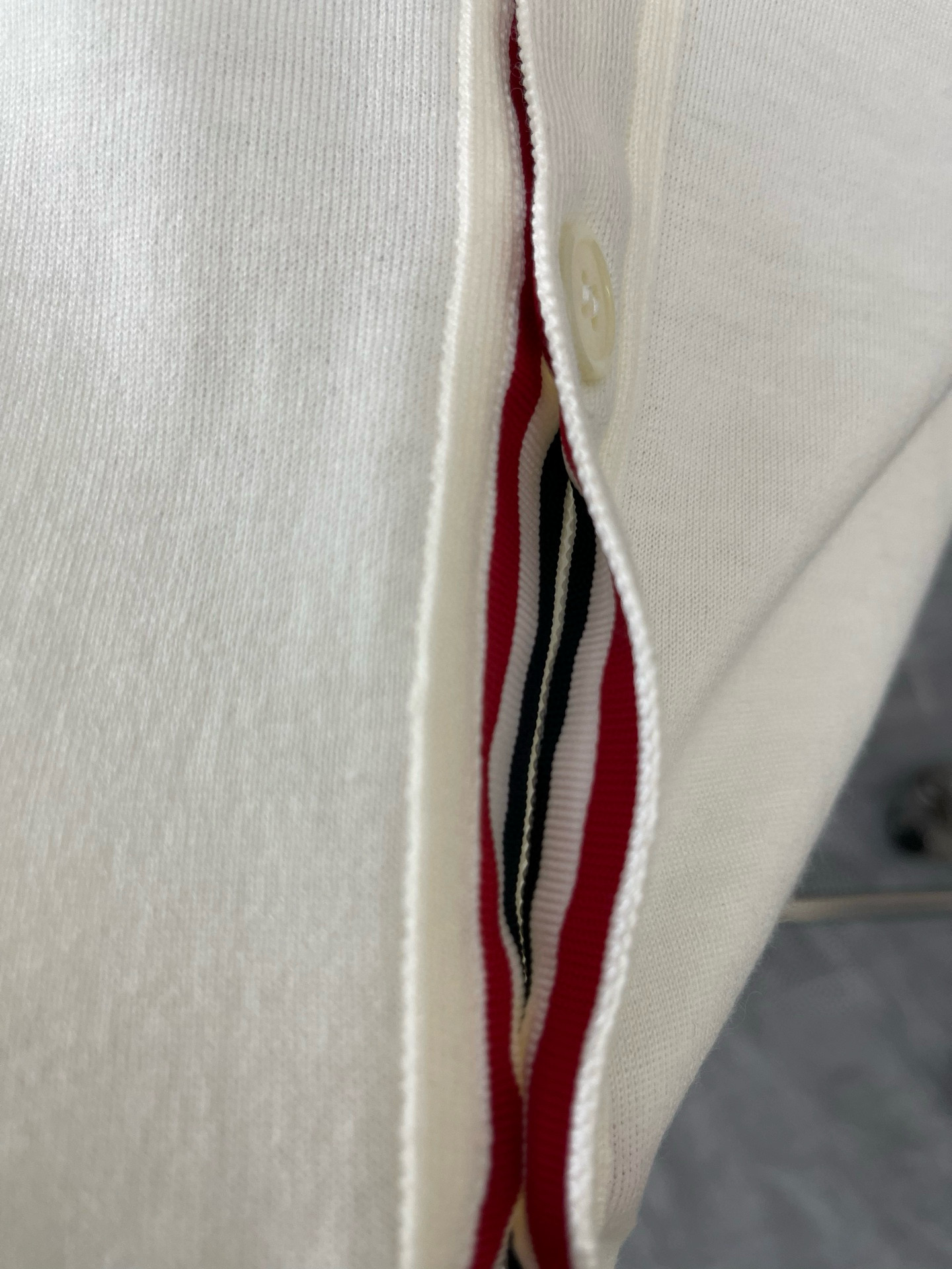 Thom Browne 톰브라운 사선 스트라이프 V넥 가디건 니트 10