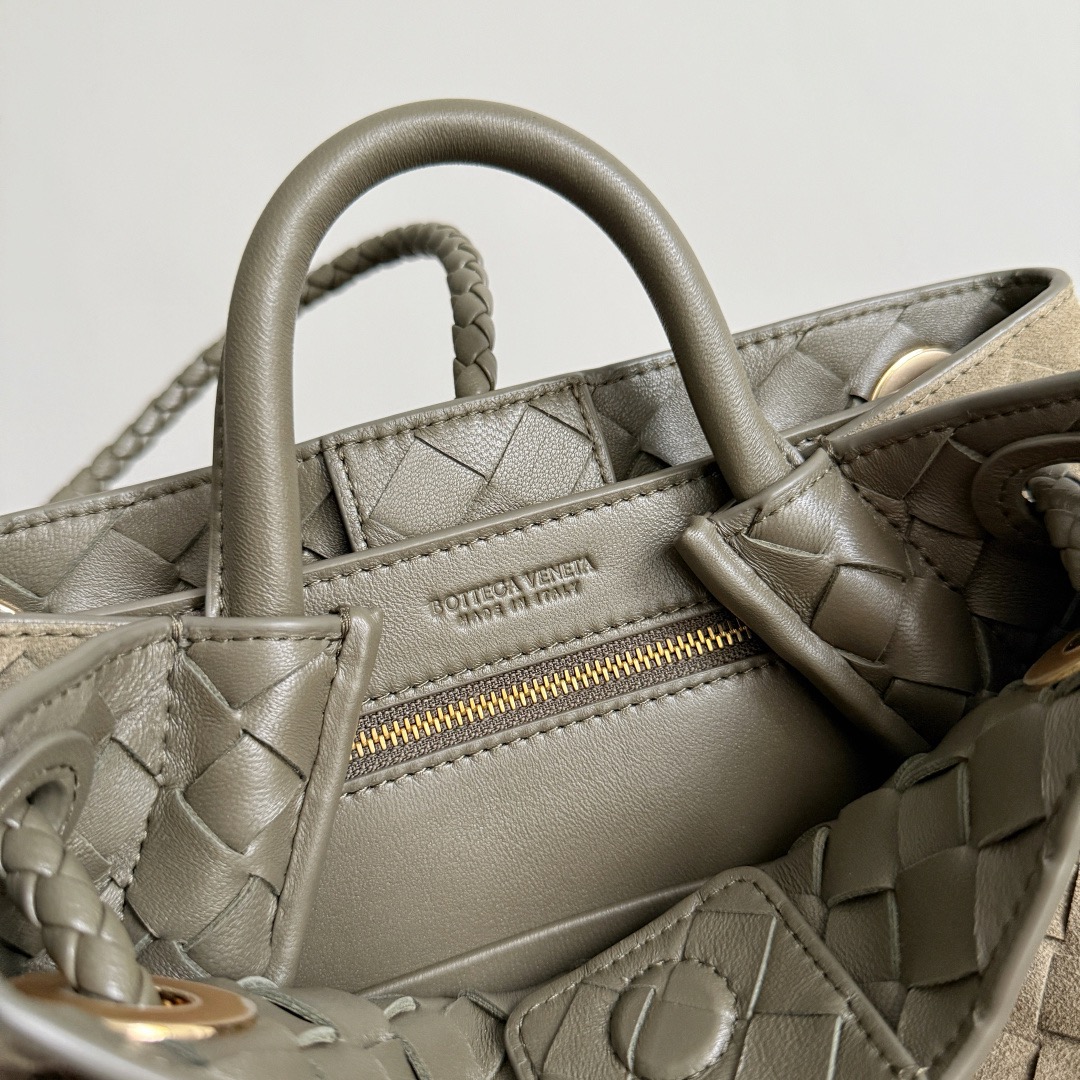 Bottega Veneta 보테가베네타 Andiamo 인트레치아토 토트백 반쥬柏树绿 10