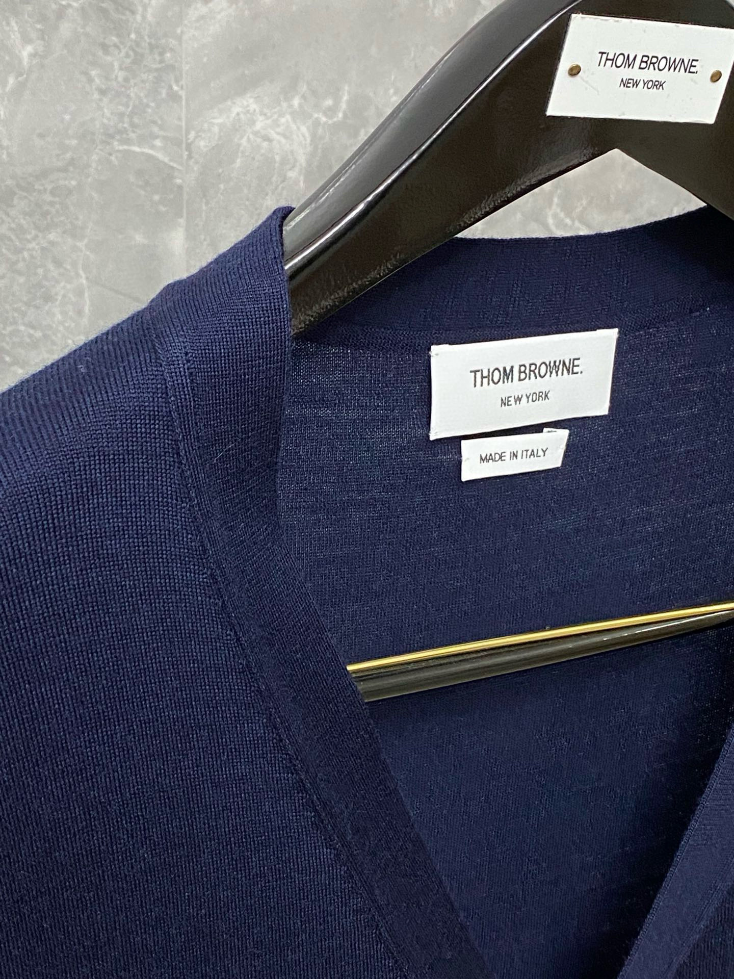 Thom Browne 톰브라운 사선 스트라이프 V넥 가디건 니트 3