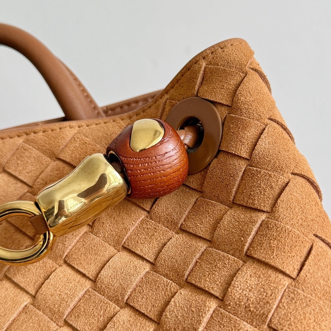 Bottega Veneta 보테가베네타 Andiamo 안디아모 인트레치아토 토트백 4