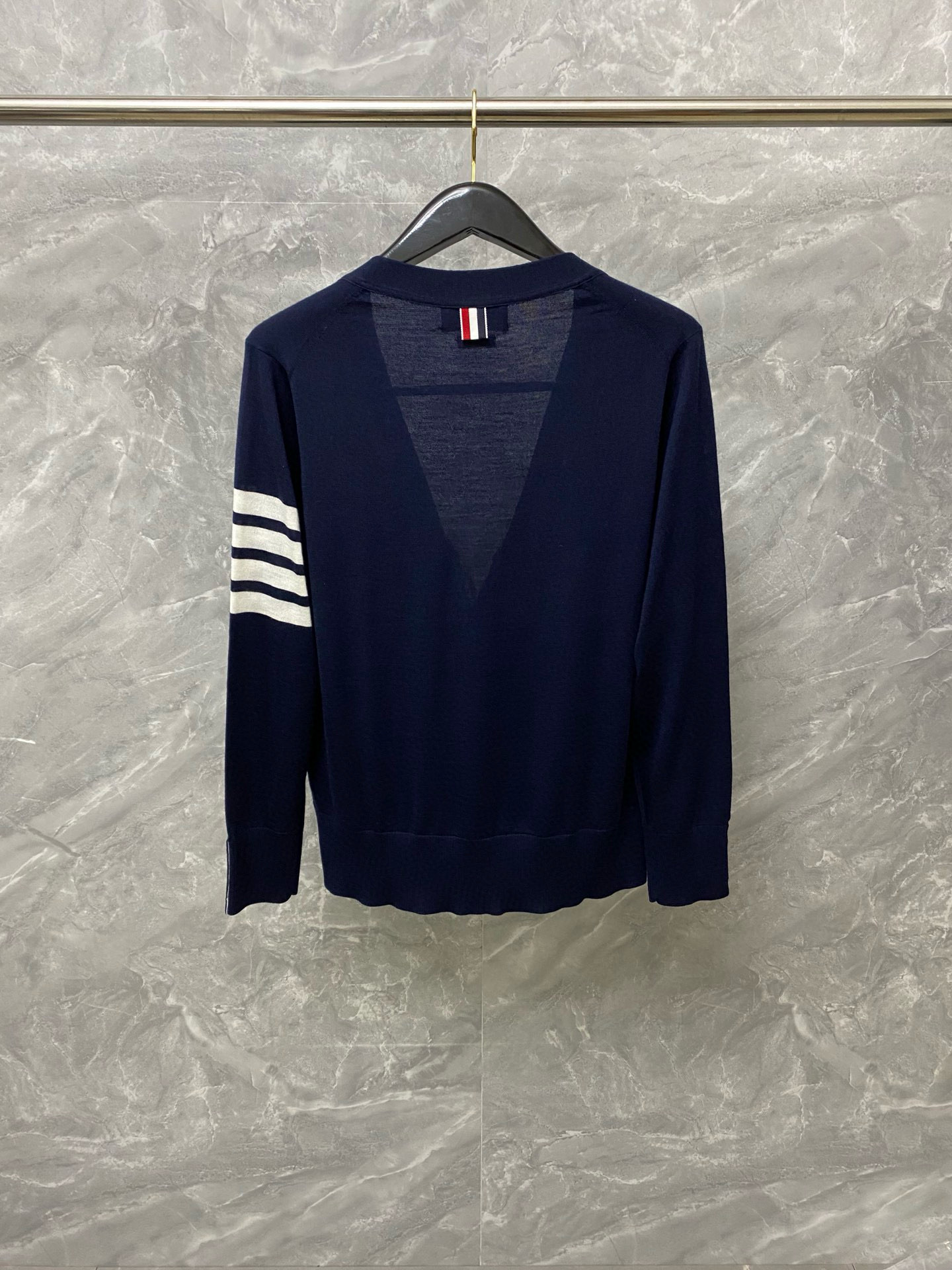 Thom Browne 톰브라운 사선 스트라이프 V넥 가디건 니트 9