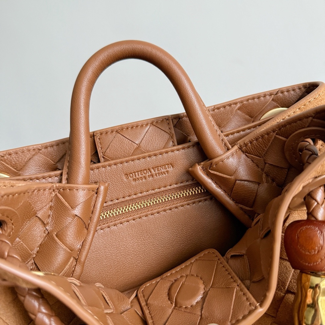 Bottega Veneta 보테가베네타 Andiamo 안디아모 인트레치아토 토트백 9