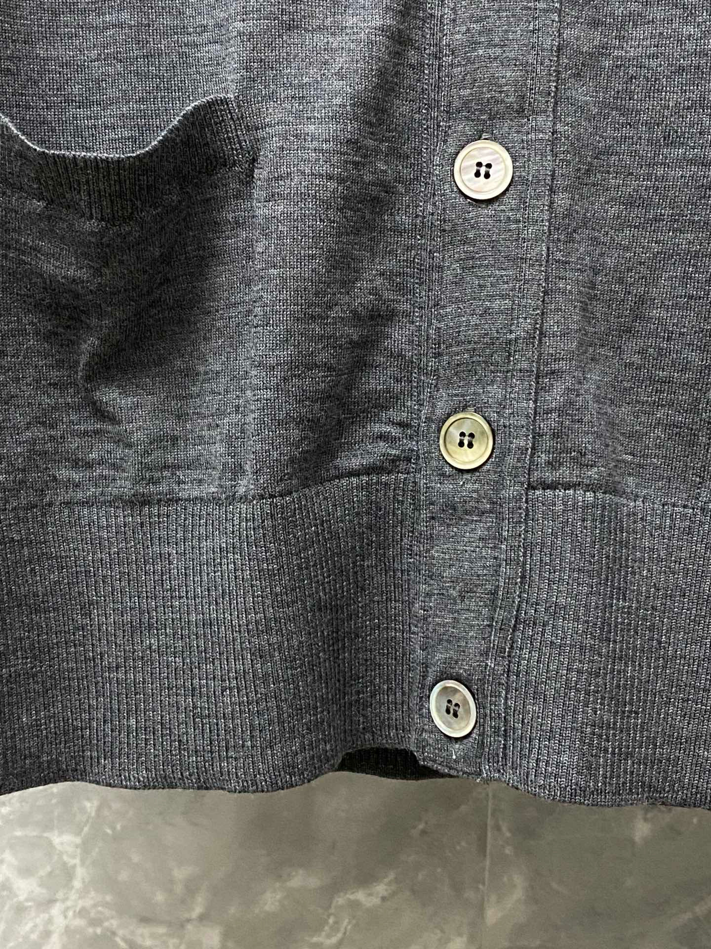 Thom Browne 톰브라운 사선 스트라이프 V넥 가디건 니트 16