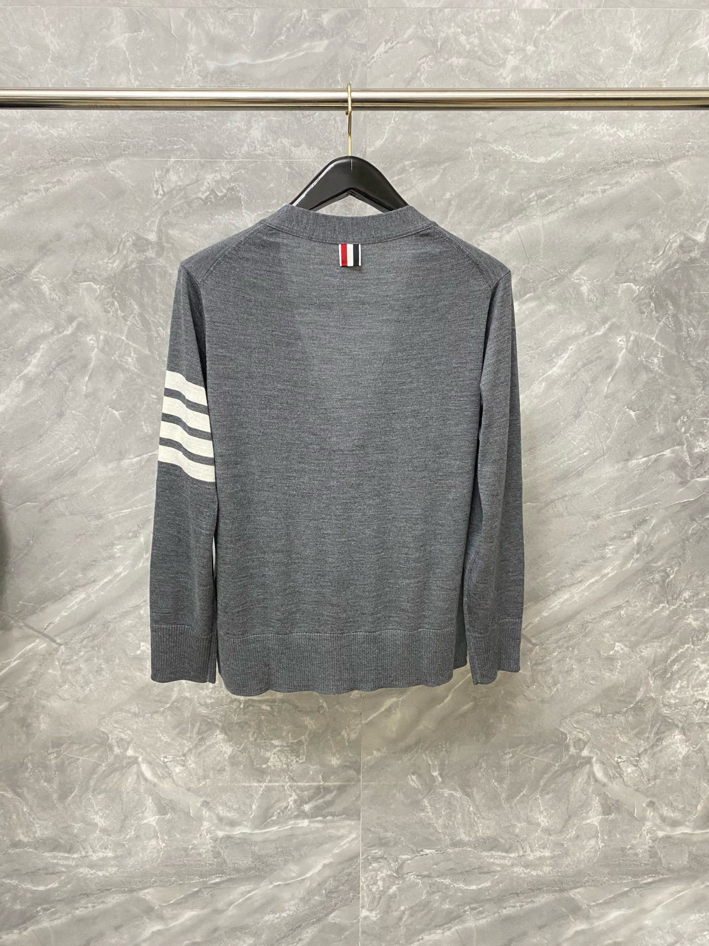 Thom Browne 톰브라운 사선 스트라이프 V넥 가디건 니트 21