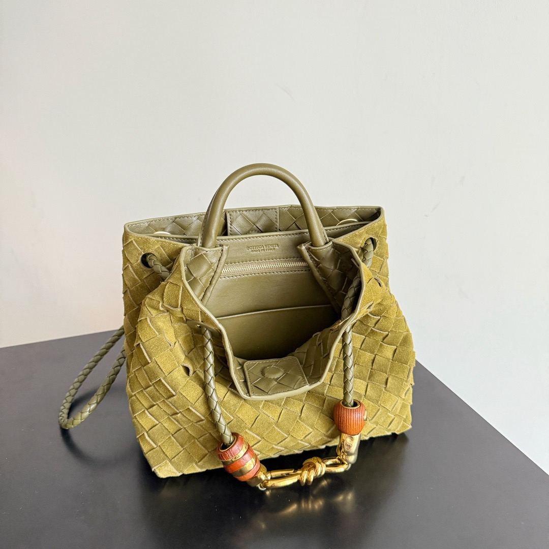 BOTTEGA VENETA 보테가베네타 Andiamo 인트레치아토 스웨이드 토트백 8
