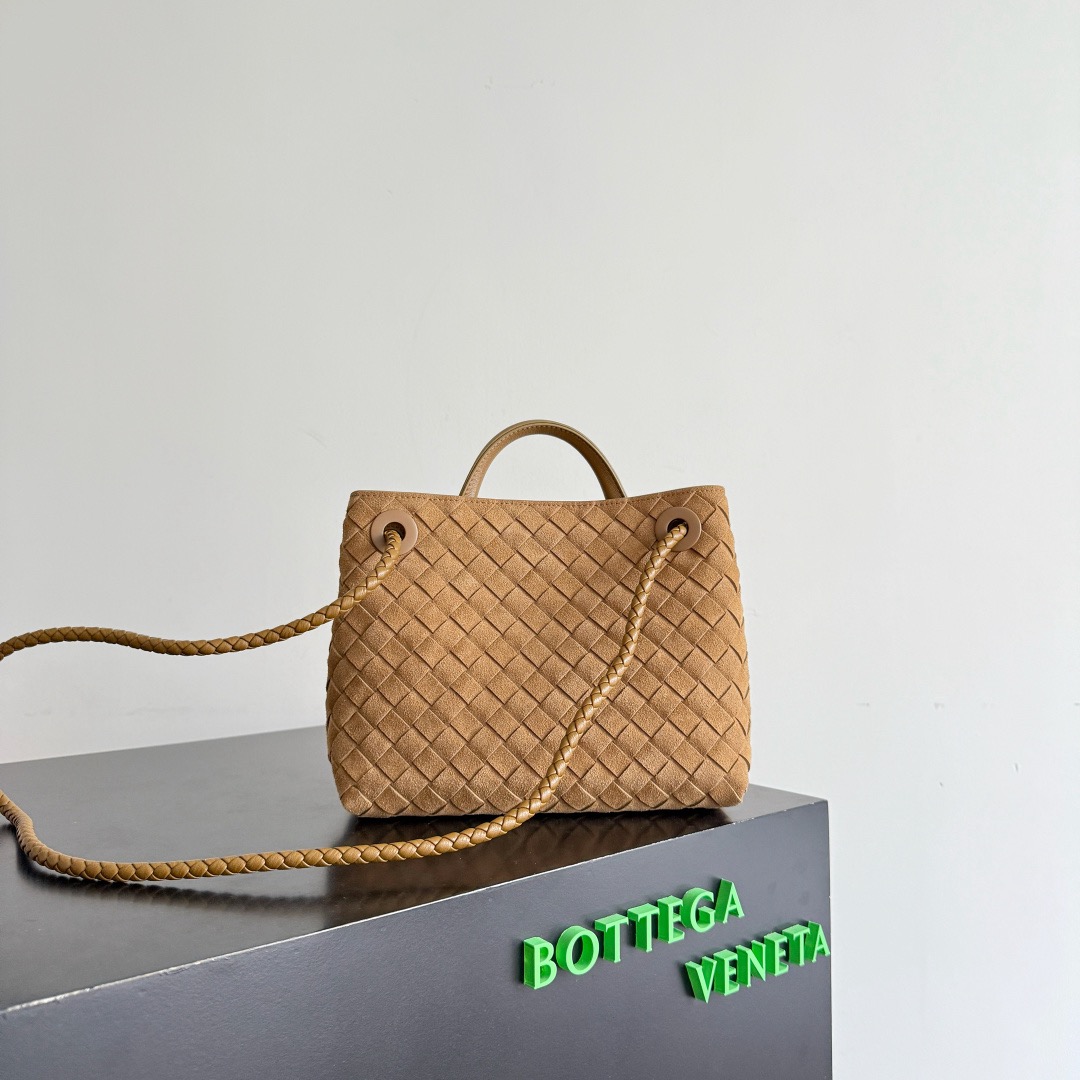 BOTTEGA VENETA 보테가베네타 Andiamo 안디아모 인트레치아토 토트백 6