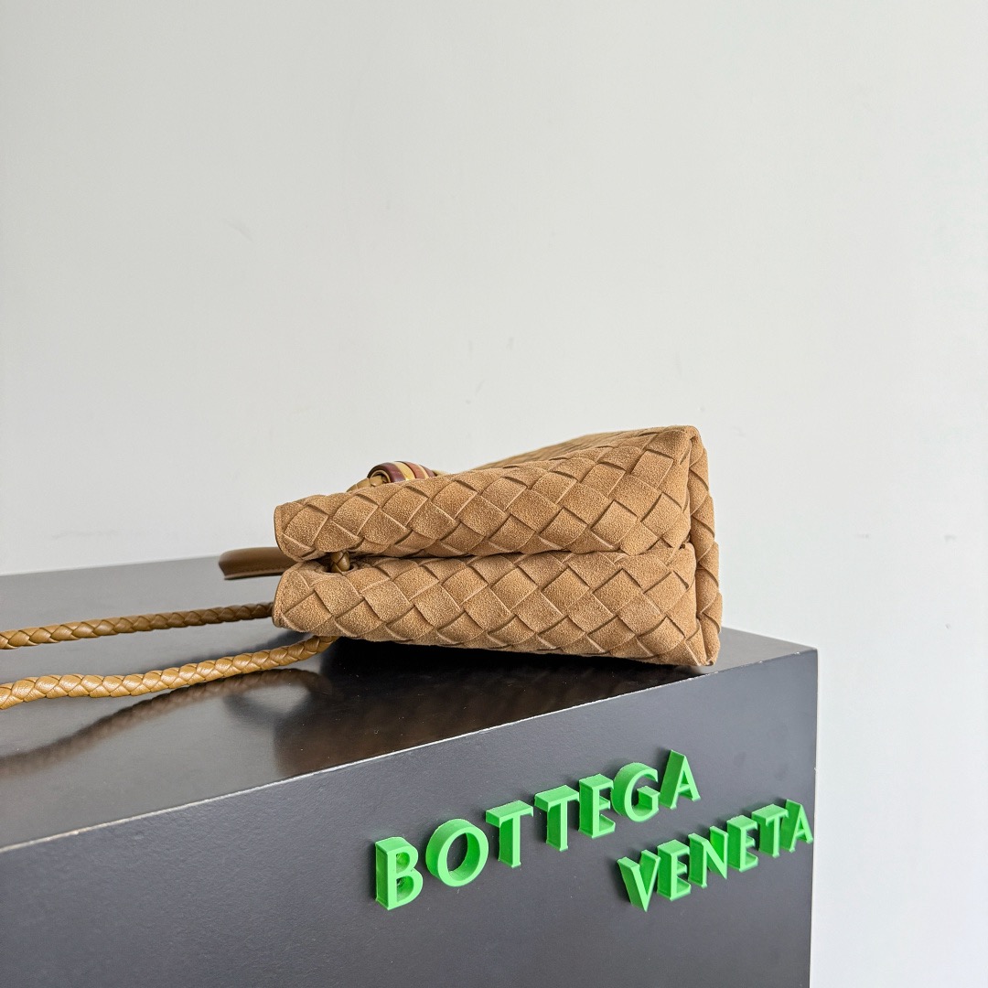 BOTTEGA VENETA 보테가베네타 Andiamo 안디아모 인트레치아토 토트백 7