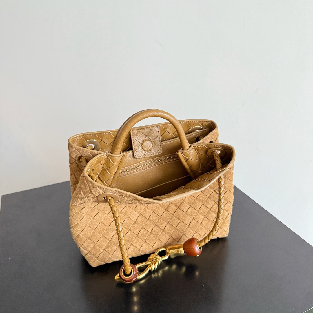 BOTTEGA VENETA 보테가베네타 Andiamo 안디아모 인트레치아토 토트백 8