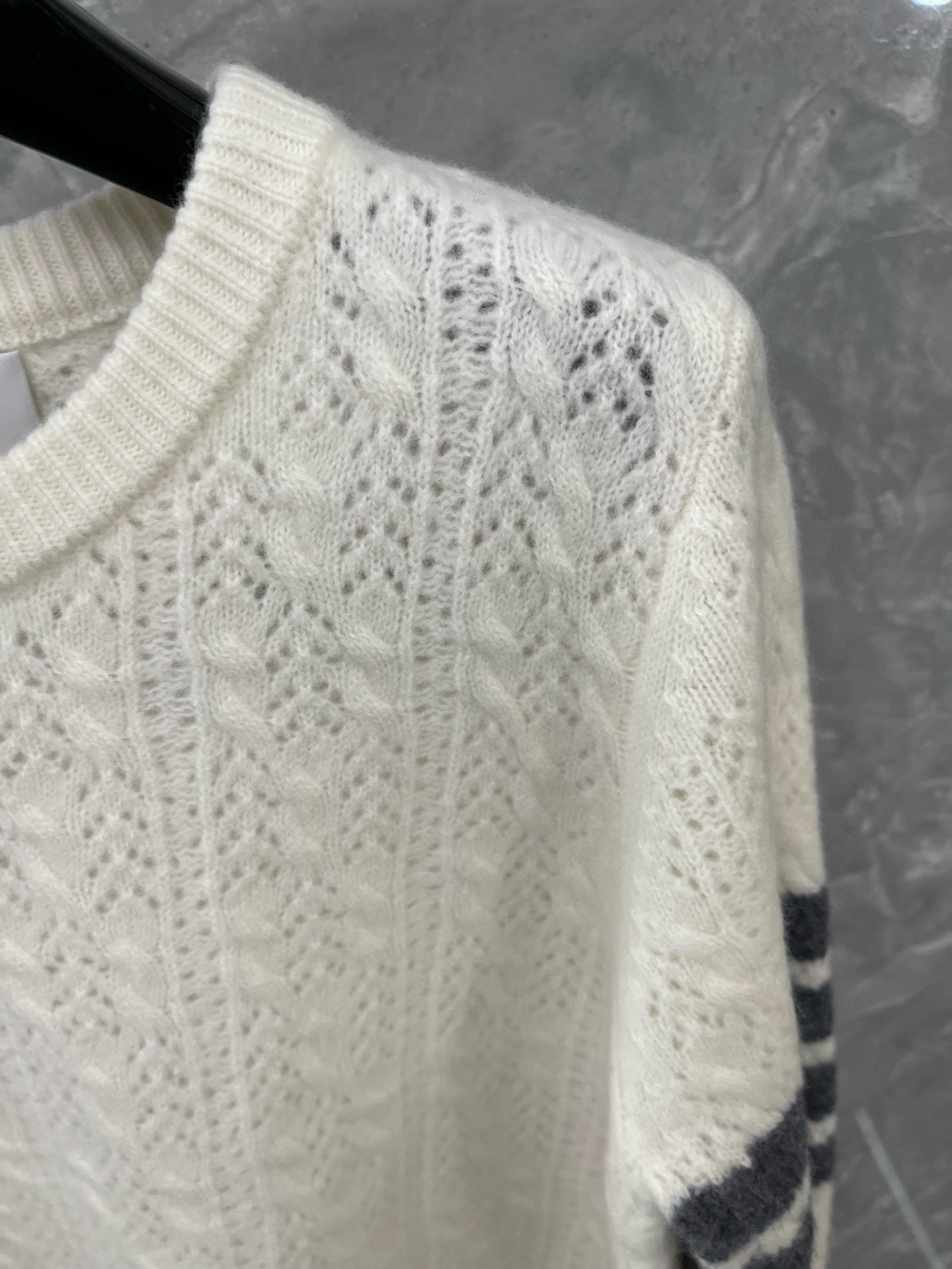 Thom Browne 톰브라운 케이블 니트 라운드넥 스웨터 3