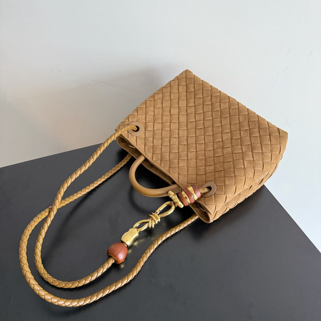 BOTTEGA VENETA 보테가베네타 Andiamo 안디아모 인트레치아토 토트백 10