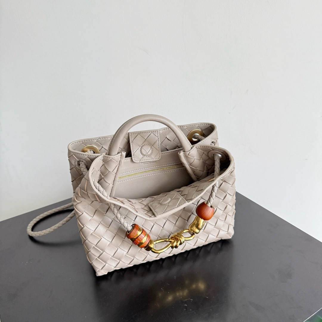 BOTTEGA VENETA 보테가베네타 Andiamo 인트레치아토 토트 크로스백 5