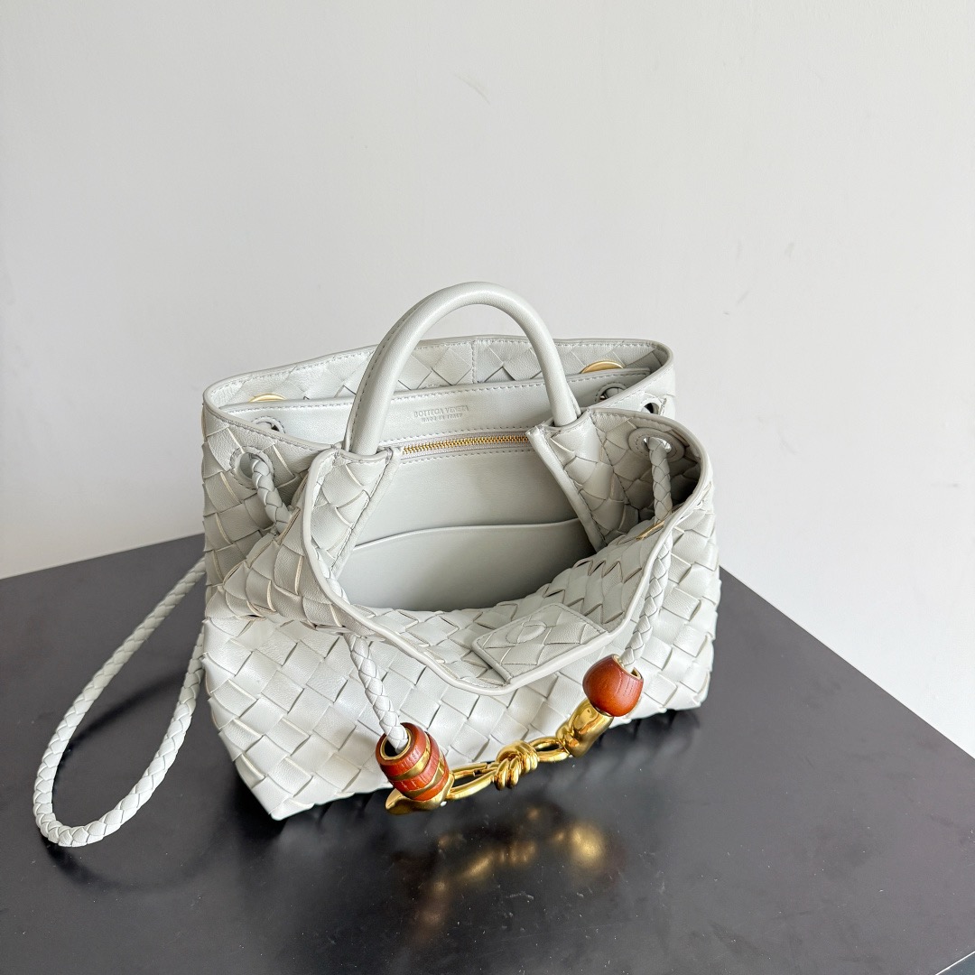 BOTTEGA VENETA 보테가베네타 Andiamo 인트레치아토 토트백 5