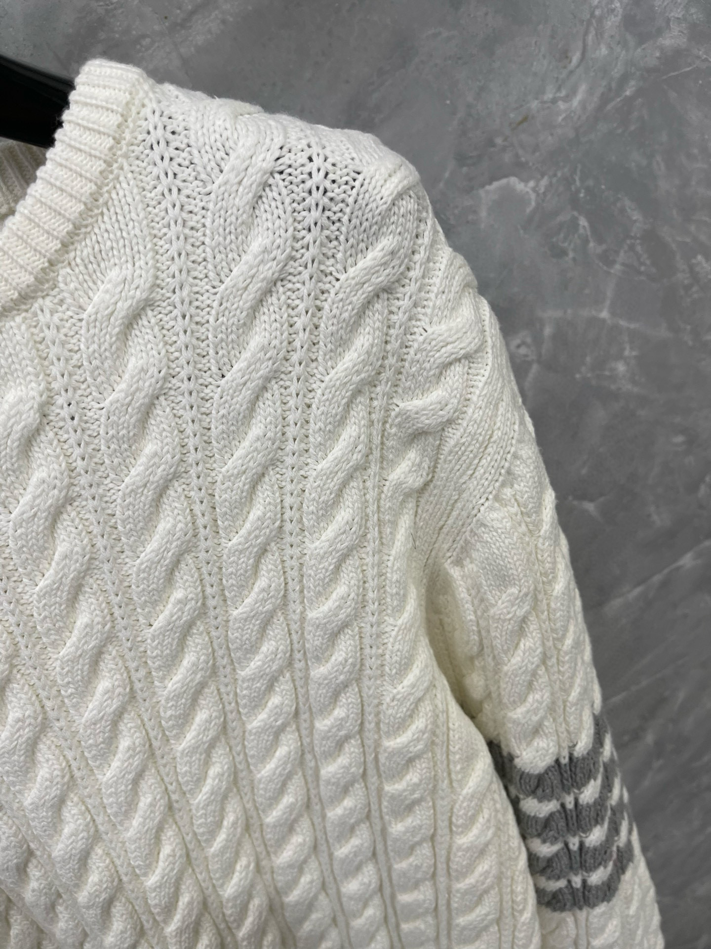 Thom Browne 톰브라운 케이블 니트 라운드넥 스웨터 3