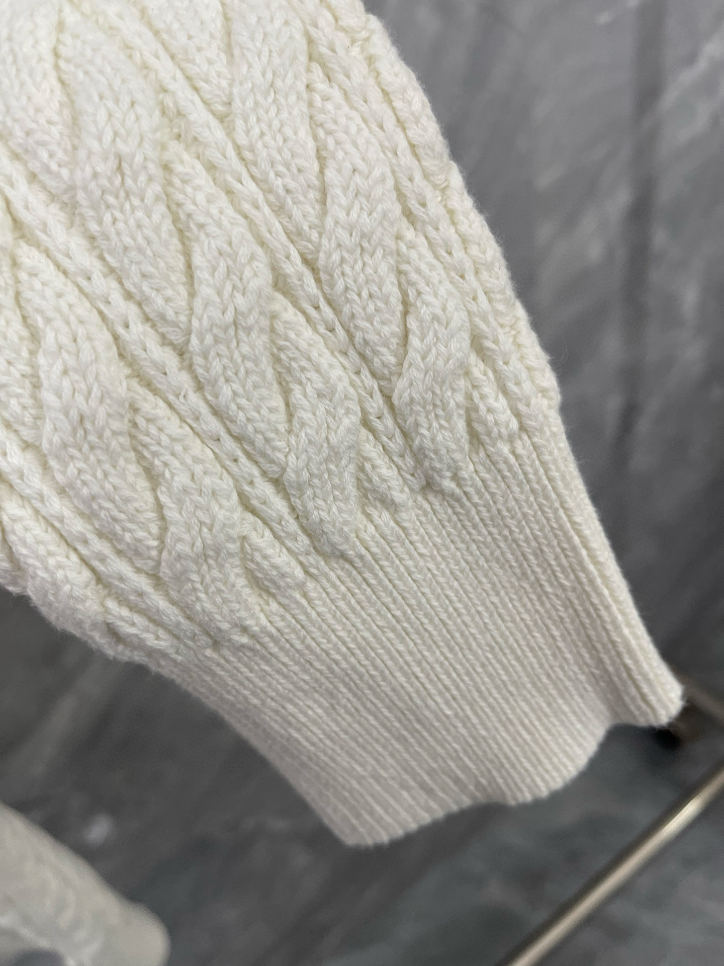 Thom Browne 톰브라운 케이블 니트 라운드넥 스웨터 5