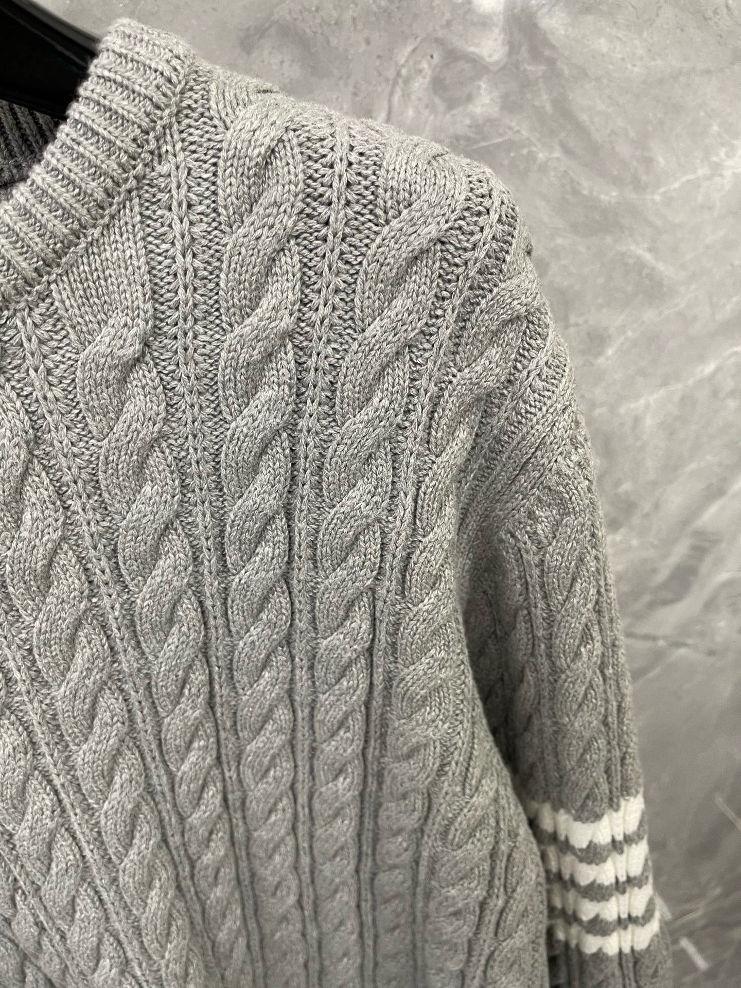 Thom Browne 톰브라운 케이블 니트 라운드넥 스웨터 3