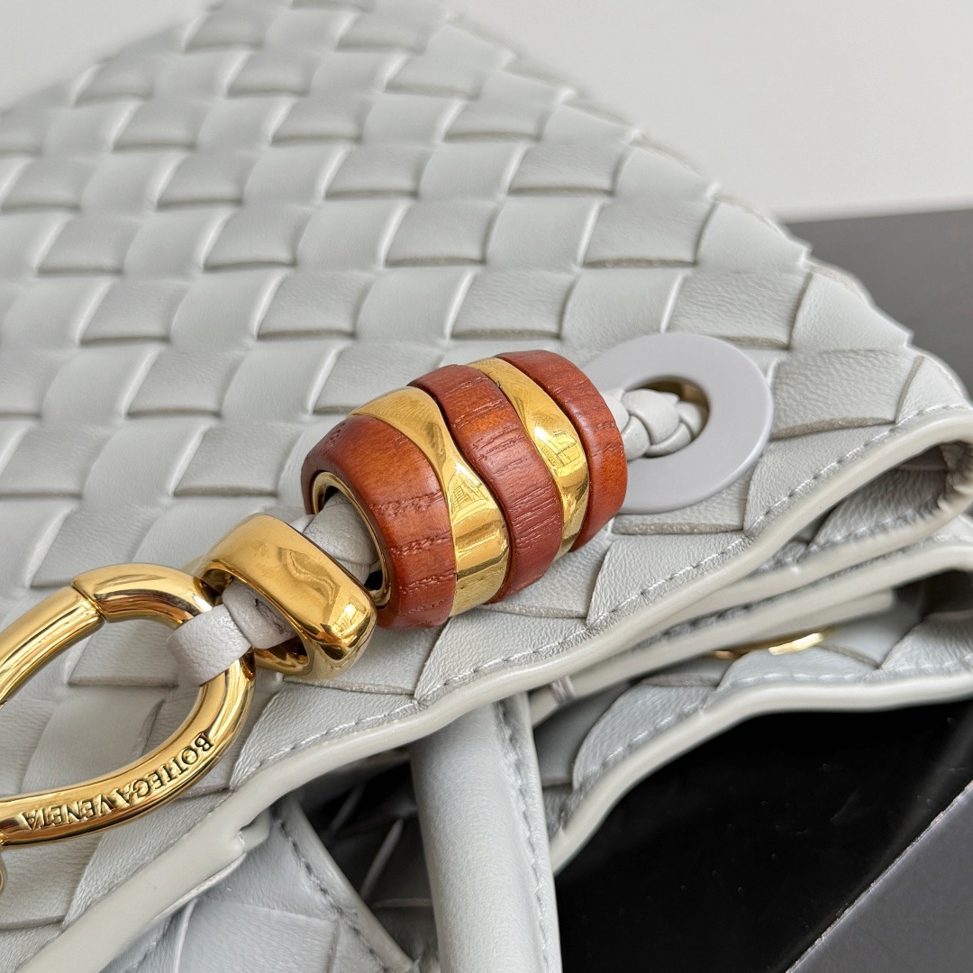 BOTTEGA VENETA 보테가베네타 Andiamo 인트레치아토 숄더 토트백 8