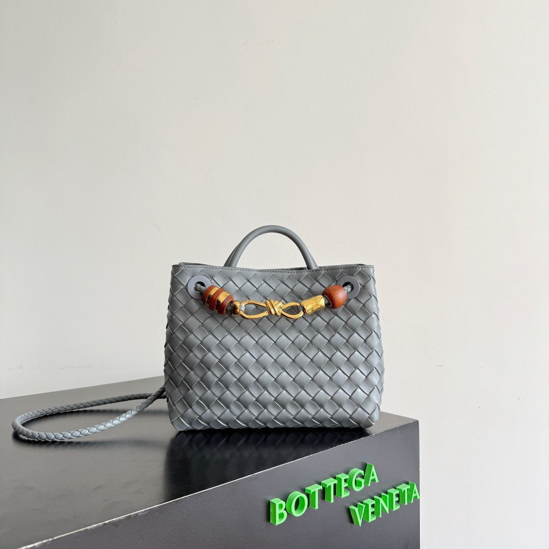 Bottega Veneta 보테가베네타 Andiamo 인트레치아토 토트 크로스백 2