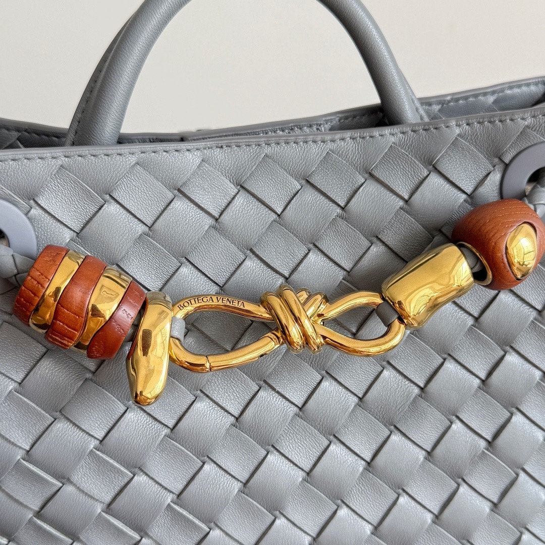 Bottega Veneta 보테가베네타 Andiamo 인트레치아토 토트 크로스백 5