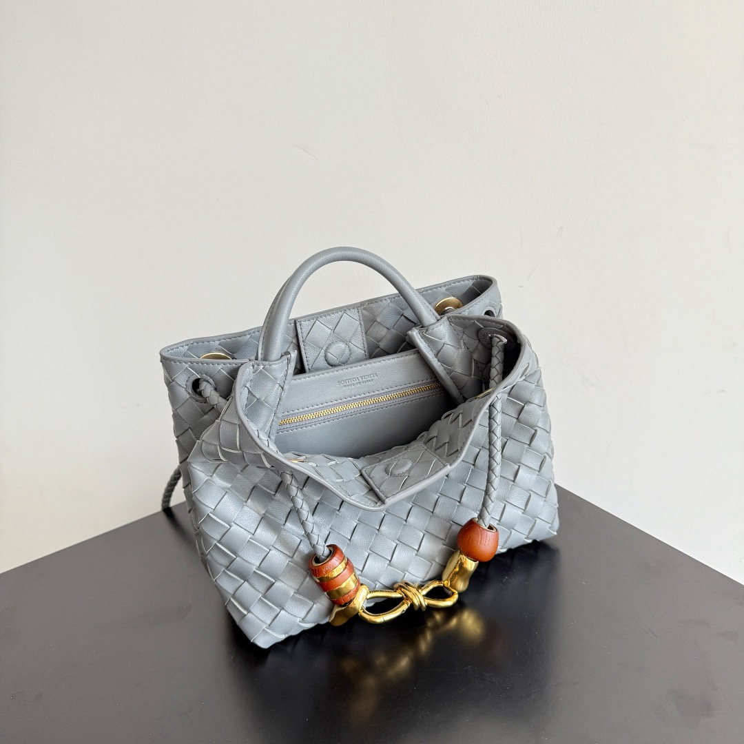 Bottega Veneta 보테가베네타 Andiamo 인트레치아토 토트 크로스백 9