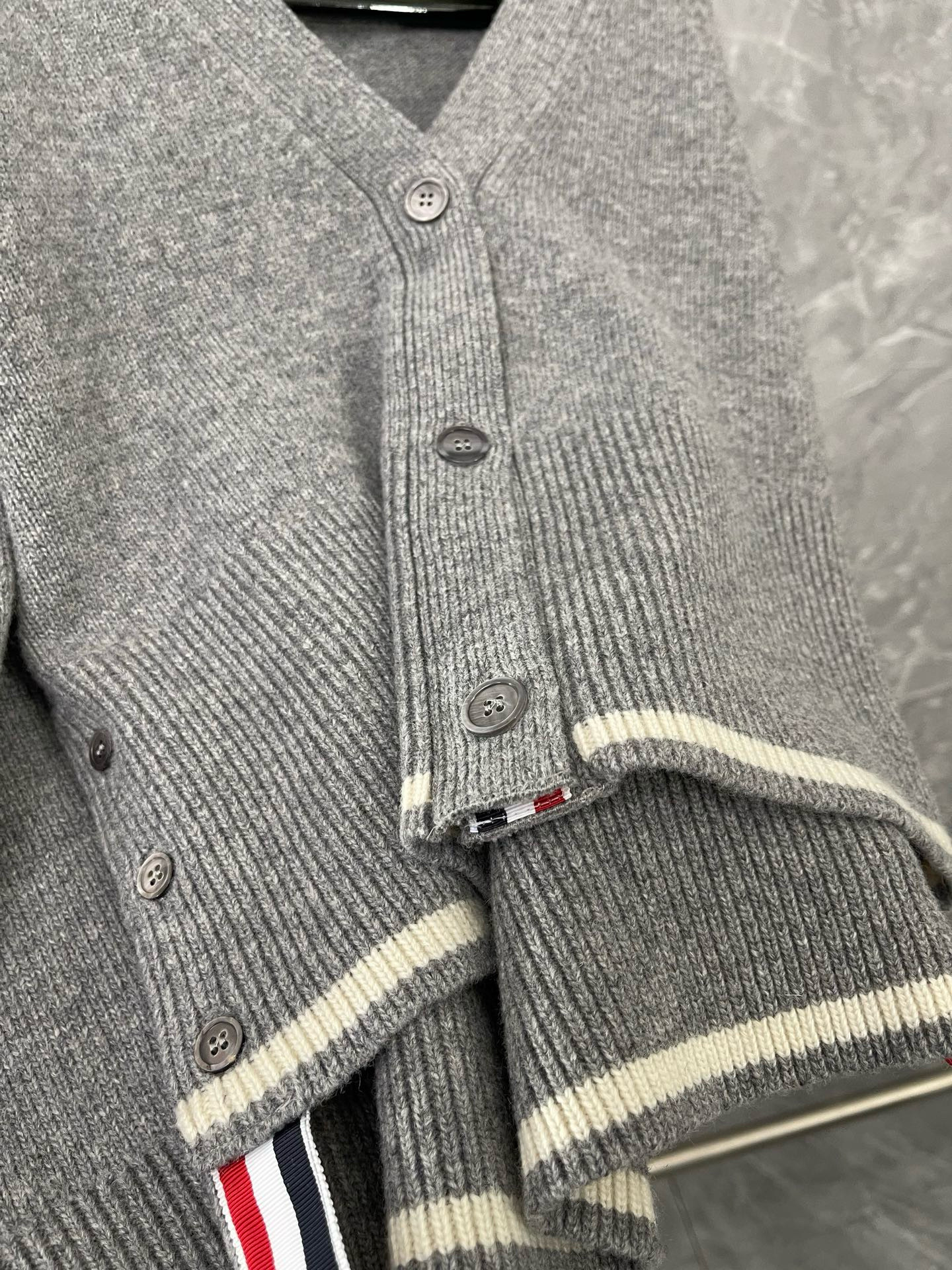 Thom Browne 톰브라운 거위 자수 스트라이프 울 가디건 13