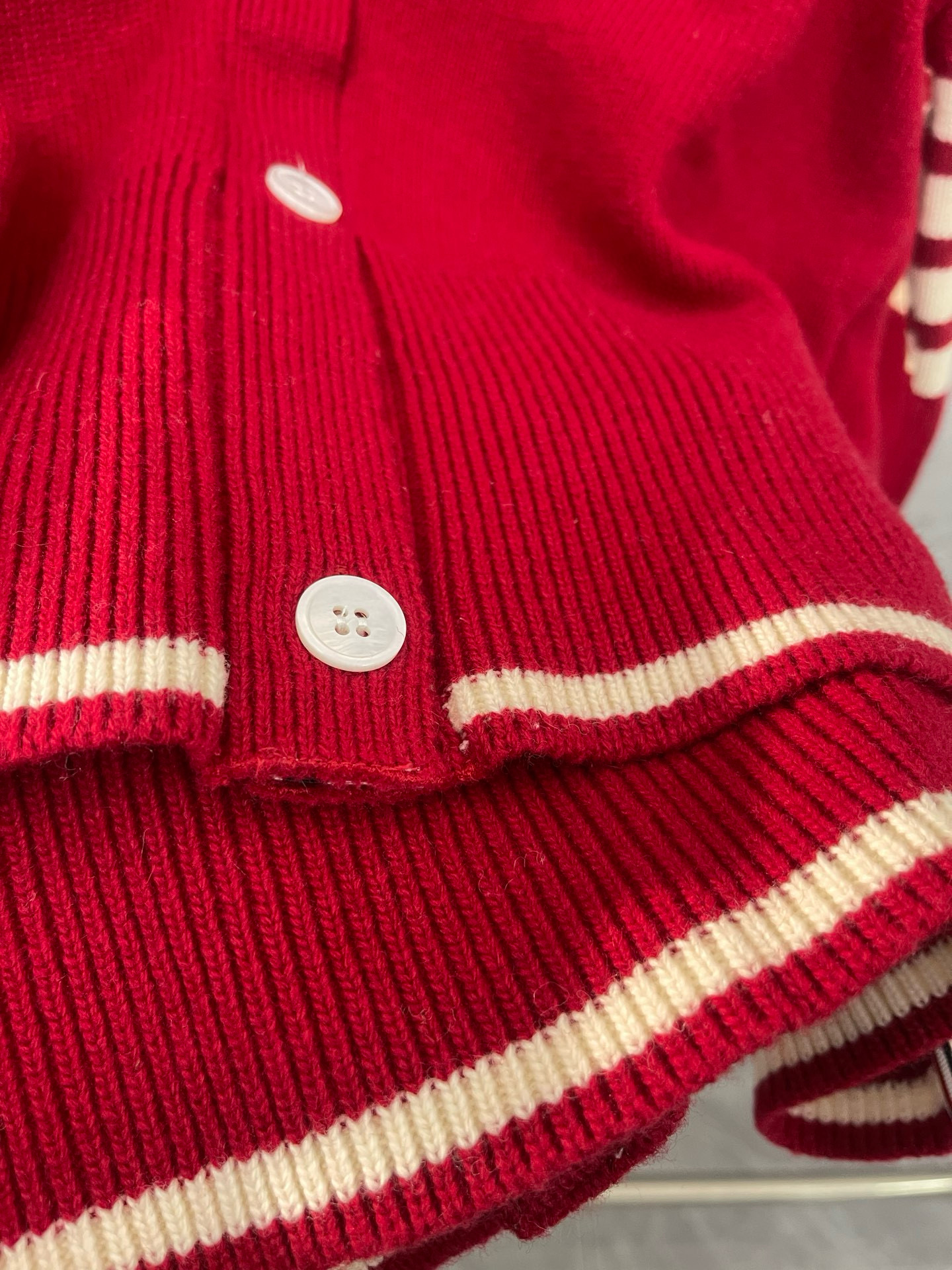 Thom Browne 톰브라운 거위 자수 스트라이프 울 가디건 8