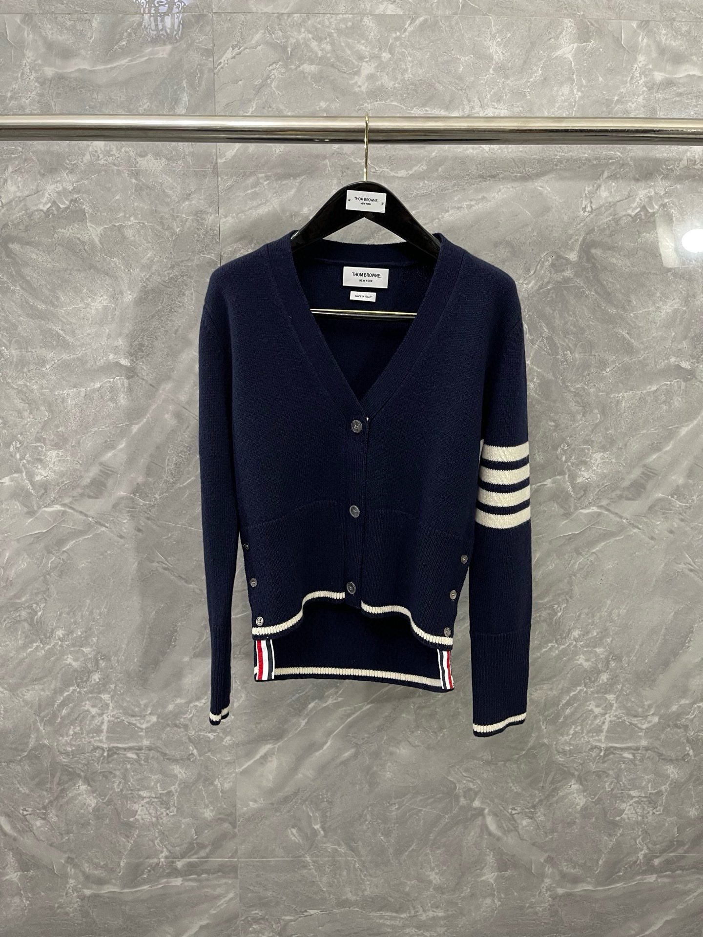 Thom Browne 톰브라운 거위 자수 스트라이프 울 가디건 1