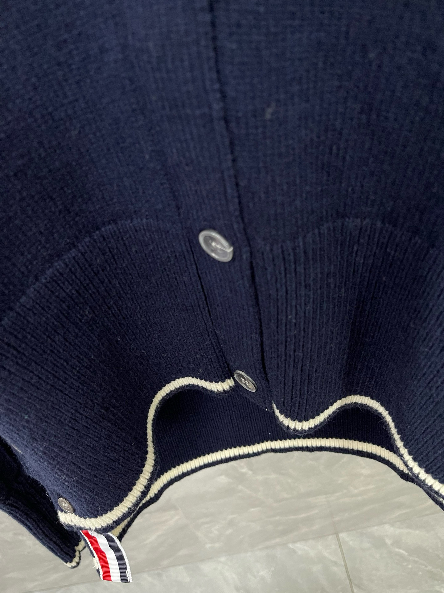 Thom Browne 톰브라운 거위 자수 스트라이프 울 가디건 3