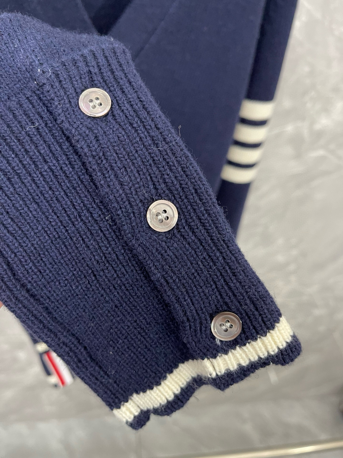 Thom Browne 톰브라운 거위 자수 스트라이프 울 가디건 6