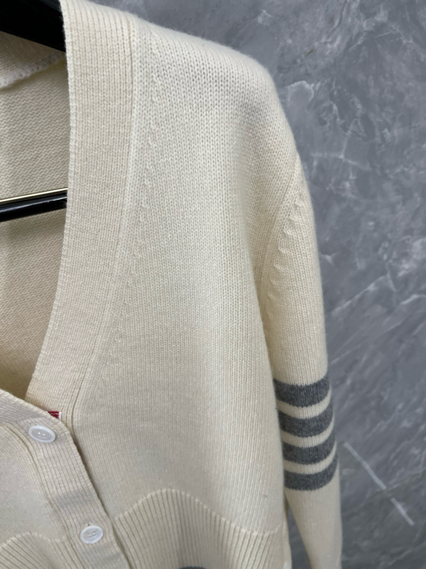 Thom Browne 톰브라운 거위 자수 스트라이프 울 가디건 3