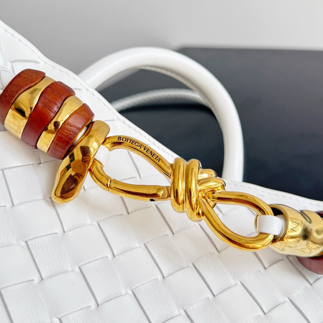 Bottega Veneta 보테가베네타 Andiamo 인트레치아토 토트백 4