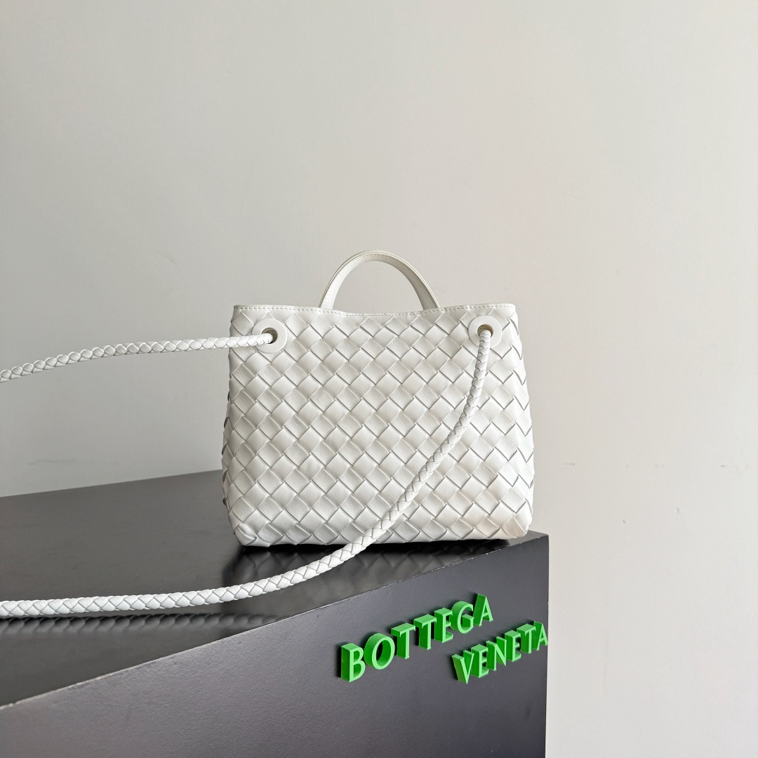 Bottega Veneta 보테가베네타 Andiamo 인트레치아토 토트백 6