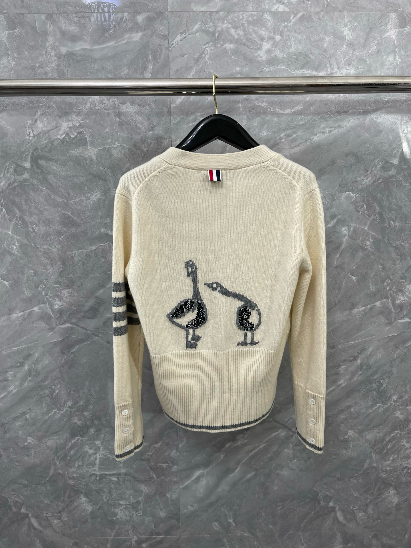 Thom Browne 톰브라운 거위 자수 스트라이프 울 가디건 9