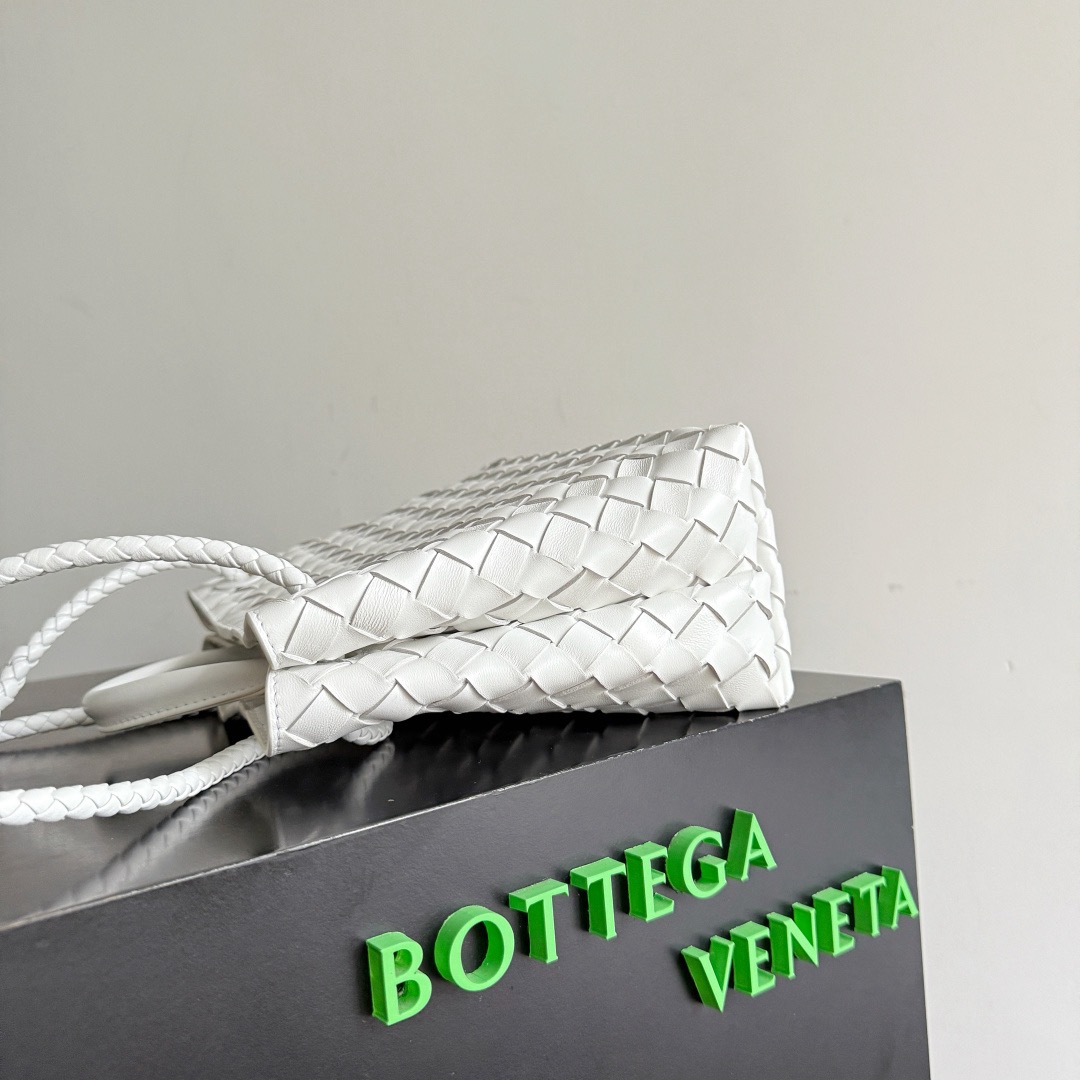 Bottega Veneta 보테가베네타 Andiamo 인트레치아토 토트백 10