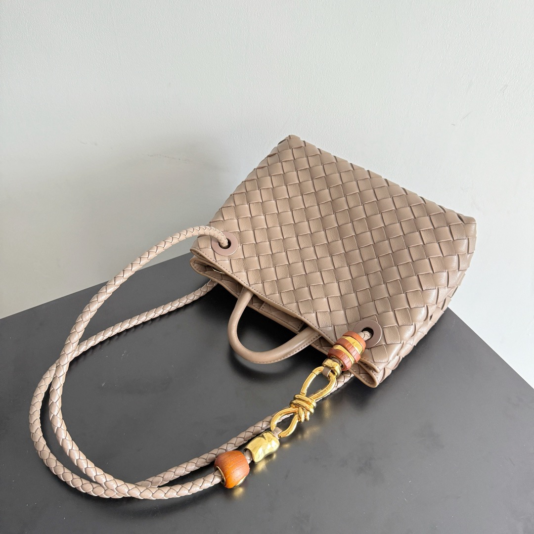 Bottega Veneta 보테가베네타 Andiamo 인트레치아토 토트 크로스백 3