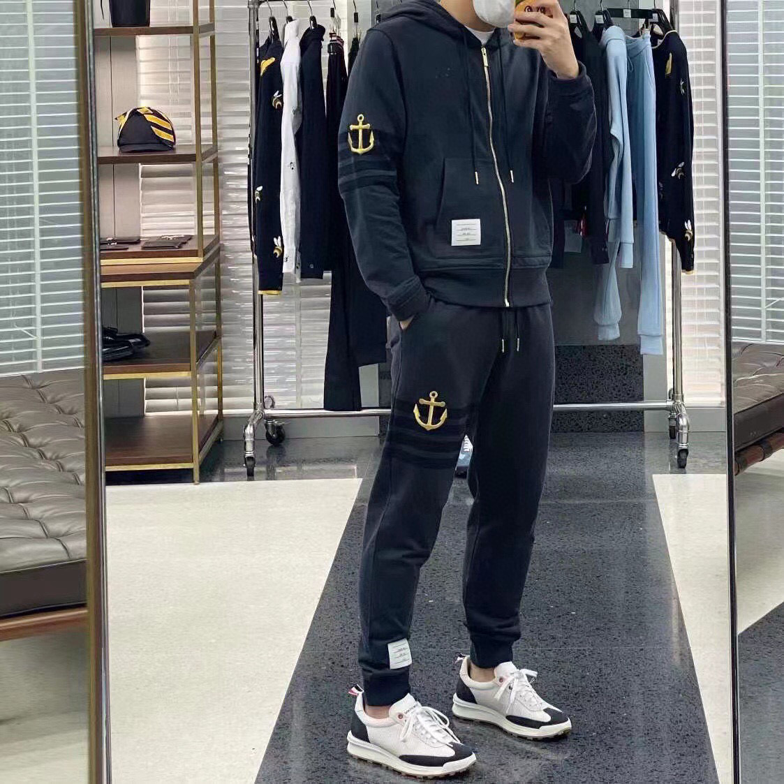 Thom Browne 톰브라운 사선 스트라이프 앵커 자수 집업 후드티 2