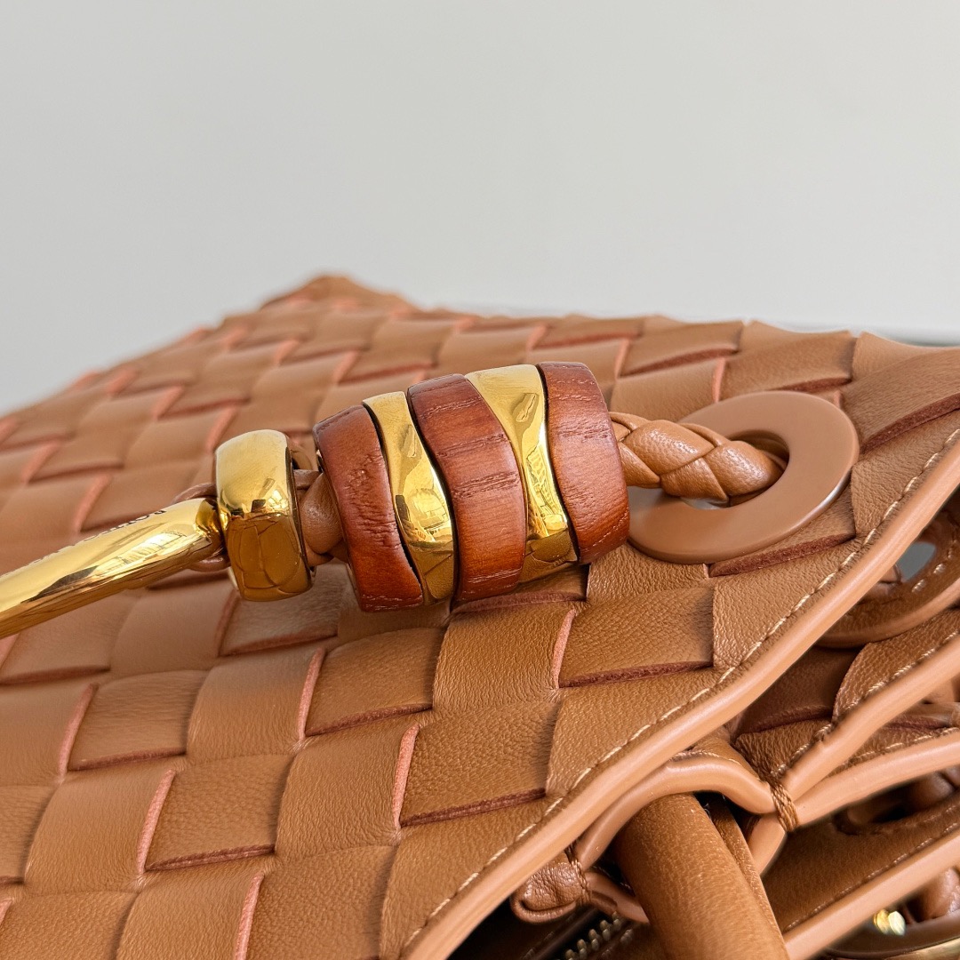 BOTTEGA VENETA 보테가베네타 Andiamo 안디아모 인트레치아토 숄더 토트백 5