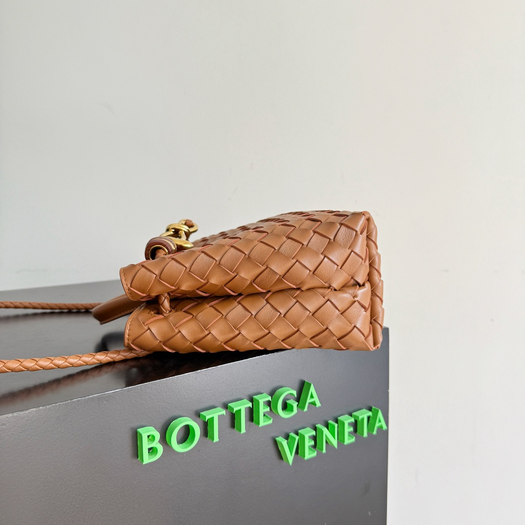 BOTTEGA VENETA 보테가베네타 Andiamo 안디아모 인트레치아토 숄더 토트백 6
