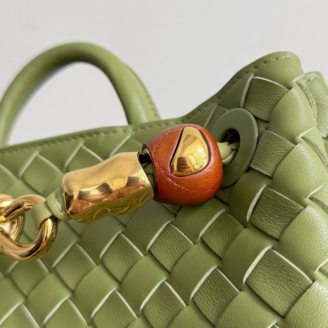 BOTTEGA VENETA 보테가베네타 Andiamo 인트레치아토 토트백 4