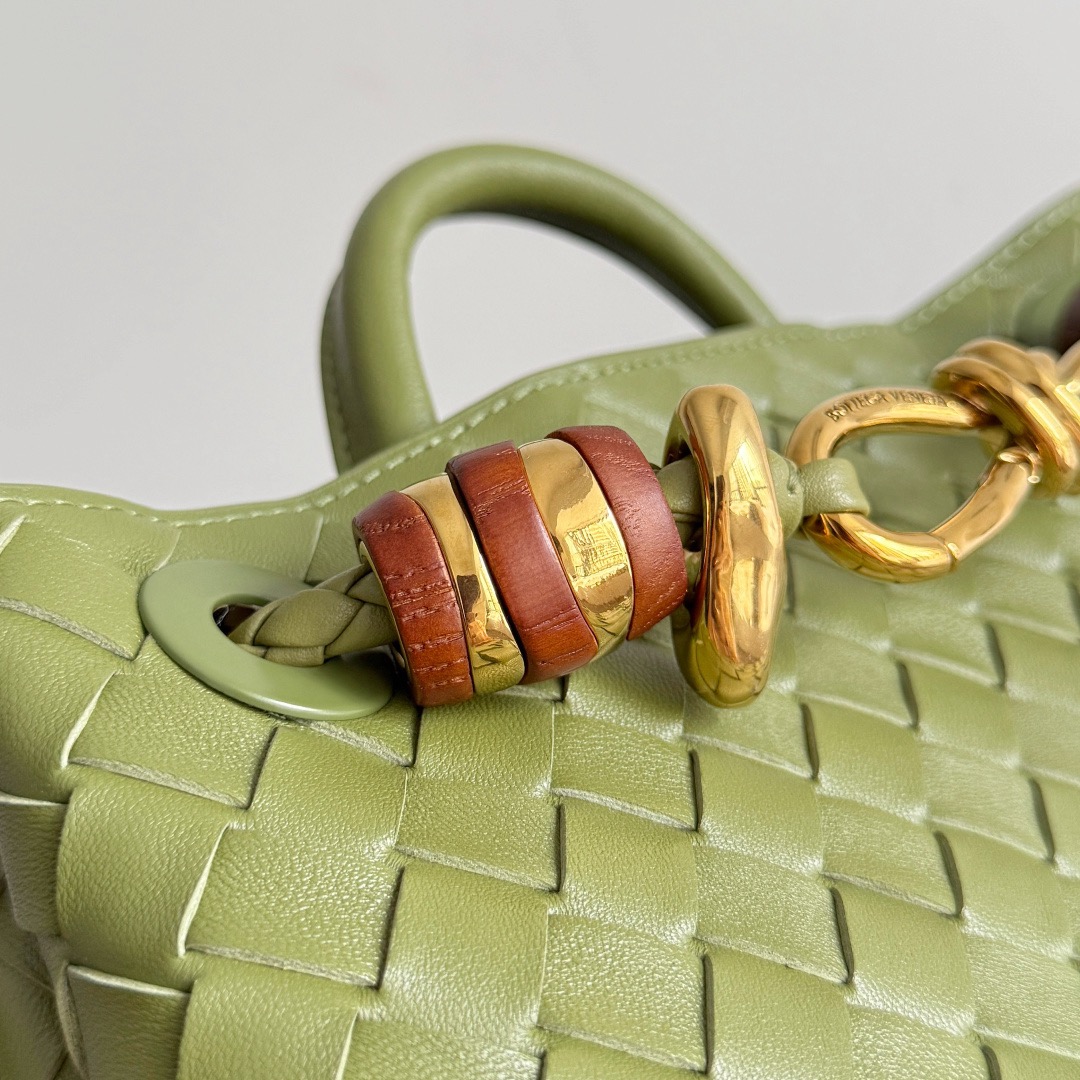 BOTTEGA VENETA 보테가베네타 Andiamo 인트레치아토 토트백 5