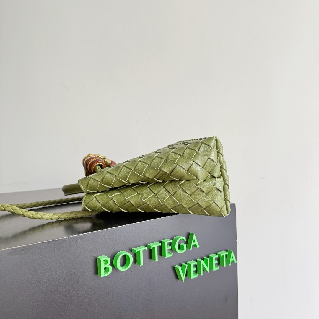 BOTTEGA VENETA 보테가베네타 Andiamo 인트레치아토 토트백 6