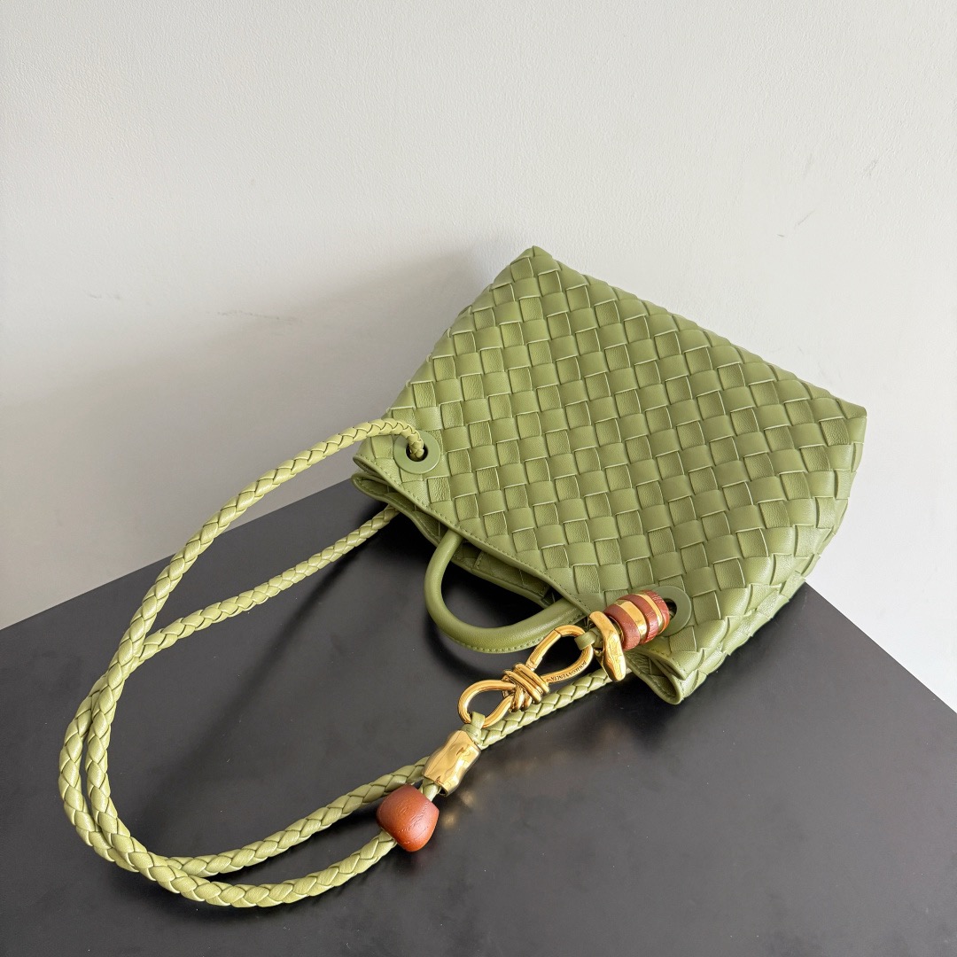 BOTTEGA VENETA 보테가베네타 Andiamo 인트레치아토 토트백 10