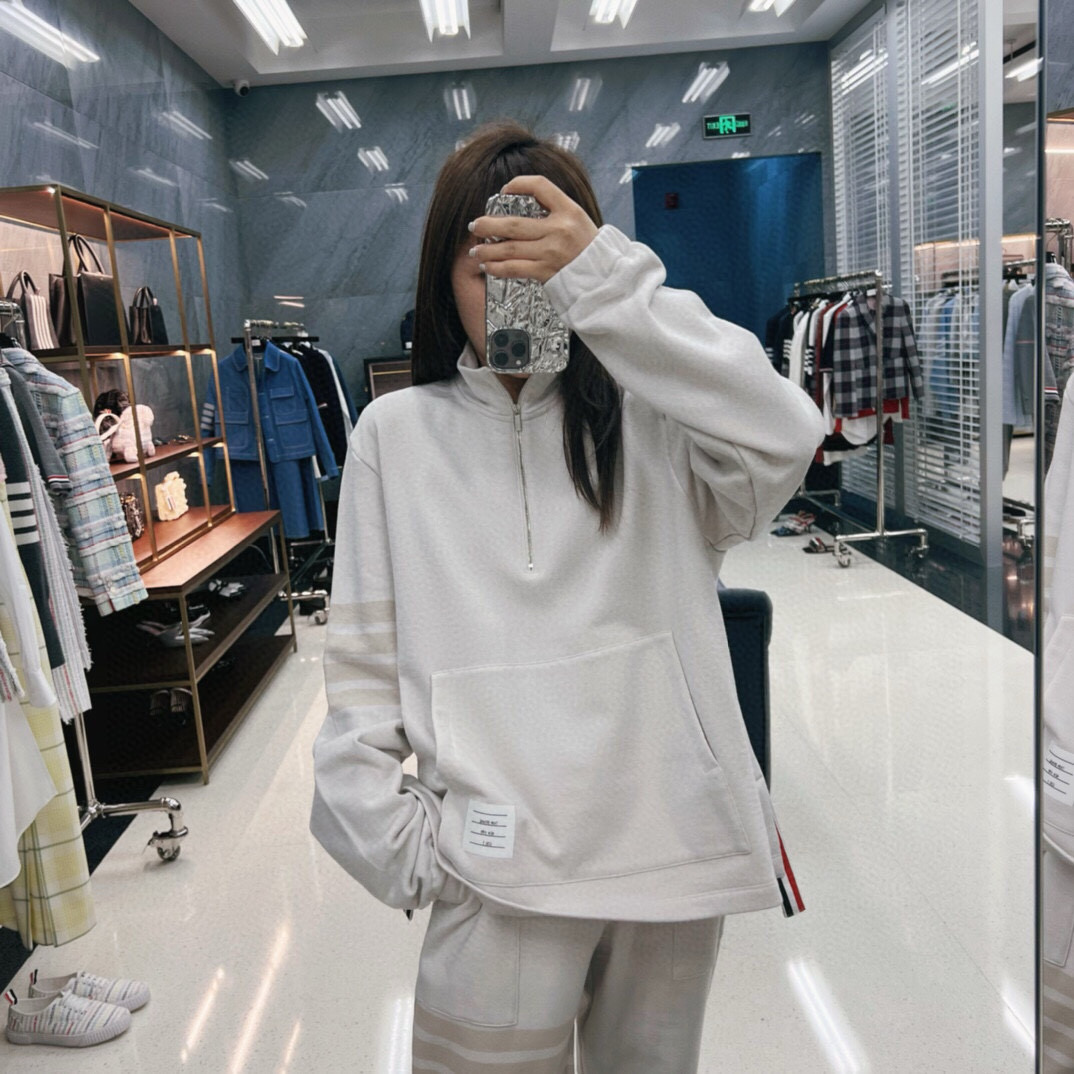 Thom Browne 톰브라운 스탠드 칼라 하프집 업 스웨트셔츠 2