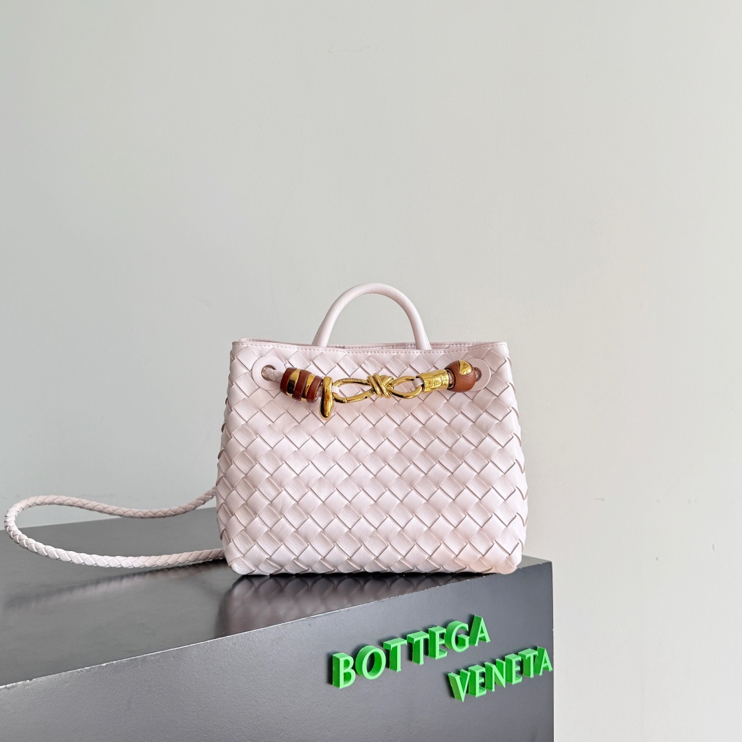BOTTEGA VENETA 보테가베네타 Andiamo 인트레치아토 미니 토트 크로스백 2