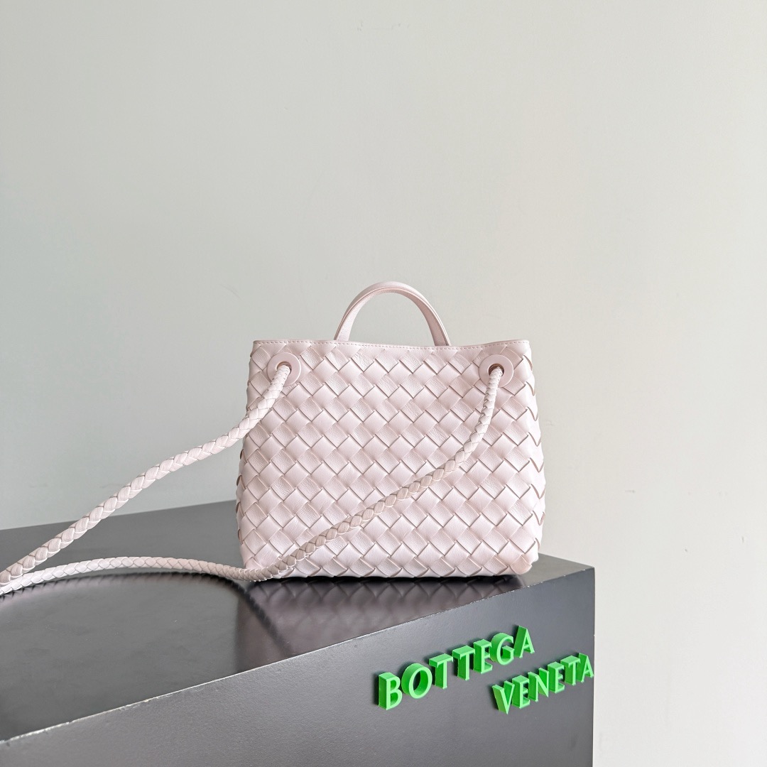 BOTTEGA VENETA 보테가베네타 Andiamo 인트레치아토 미니 토트 크로스백 3