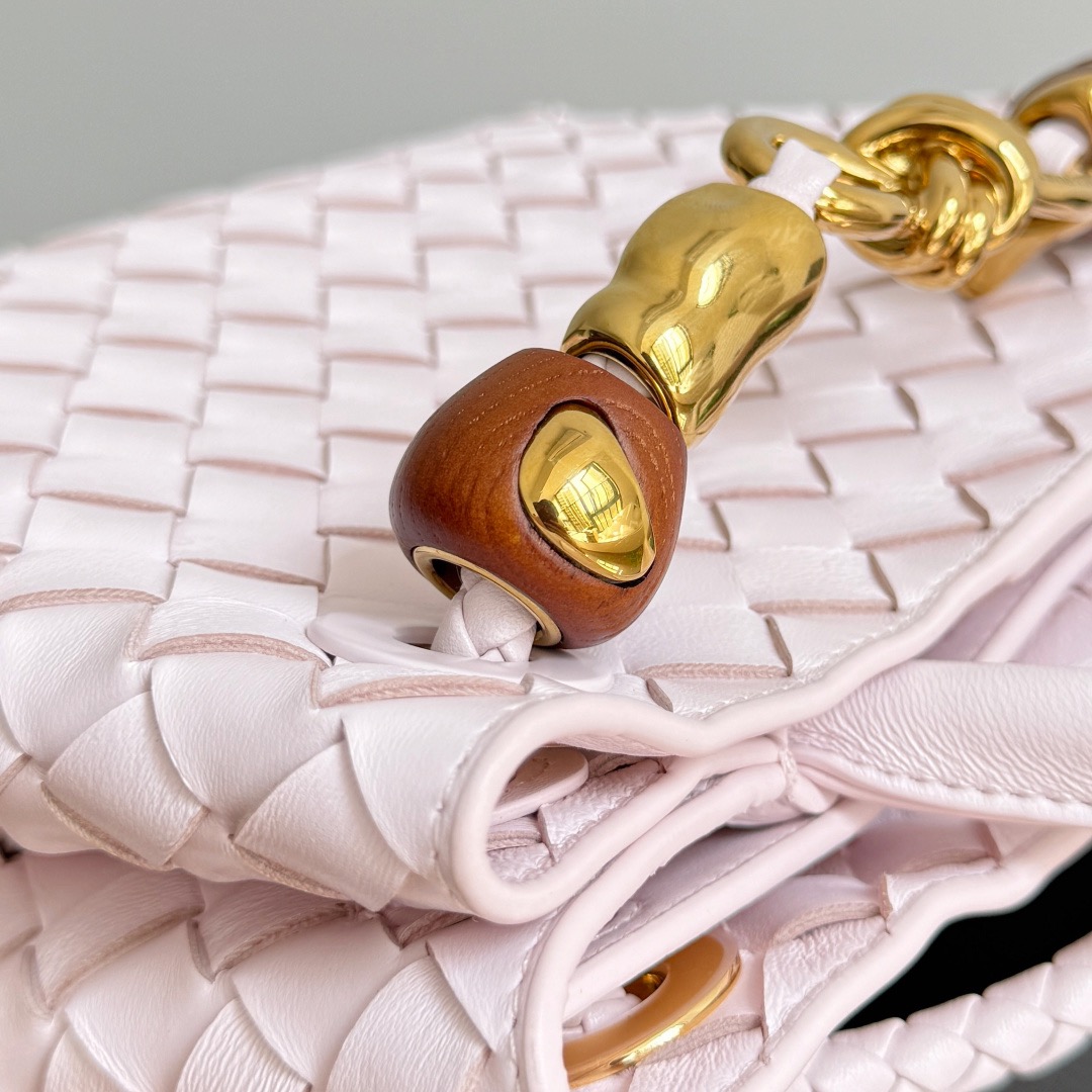 BOTTEGA VENETA 보테가베네타 Andiamo 인트레치아토 미니 토트 크로스백 6