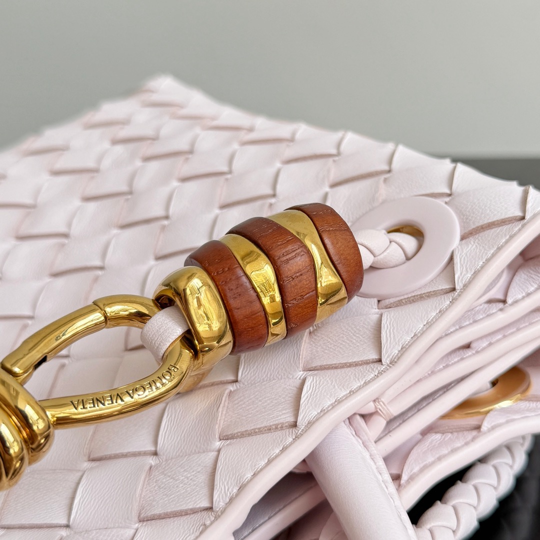 BOTTEGA VENETA 보테가베네타 Andiamo 인트레치아토 미니 토트 크로스백 7